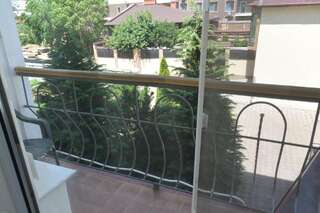 Отель Private Residence Osobnyak Одесса Улучшенный двухместный номер с 1 кроватью и балконом-1
